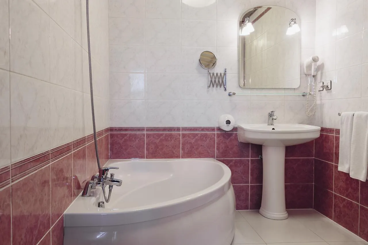 **  Hotel Maria Varşova Polonya