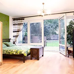 Apartament Lovely Garden Flat Near Royal Park